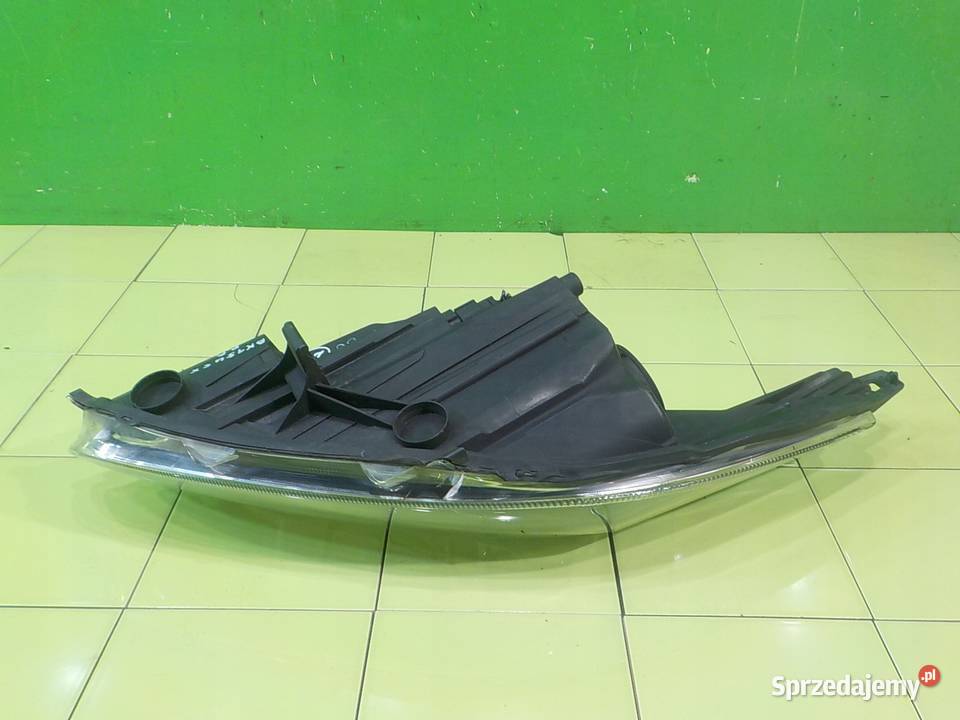 FORD FIESTA MK7 LIFT 10 B 15r HB lampa prawa Suków