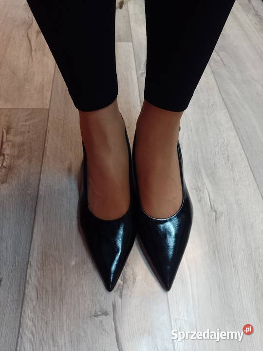 41 London Rebel Czarne czółenka wieczorowe z