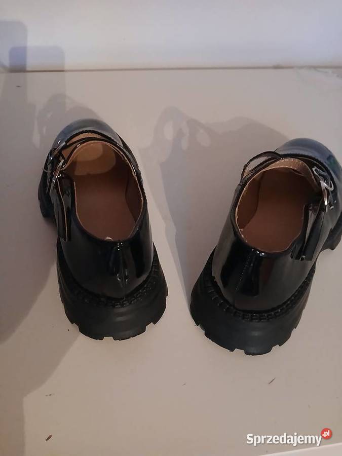 Lakierki czarne dziewczynki 35 Ciechocinek sprzedam