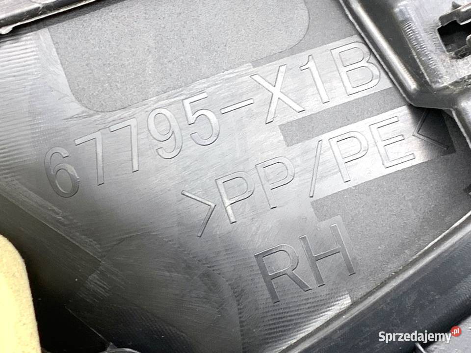 BOCZEK DRZWI PRAWY PRZÓD TOYOTA CHR Crossover Tapicerki samochodowe