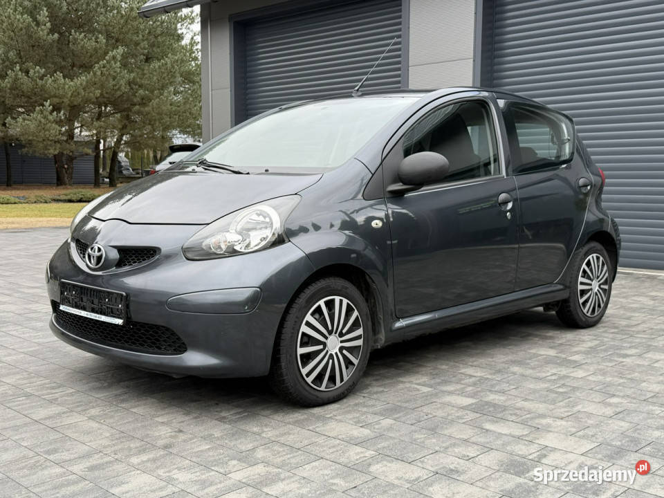 Toyota Aygo 5D Salon Bezwypadkowa 1wł nowości Chechło sprzedam