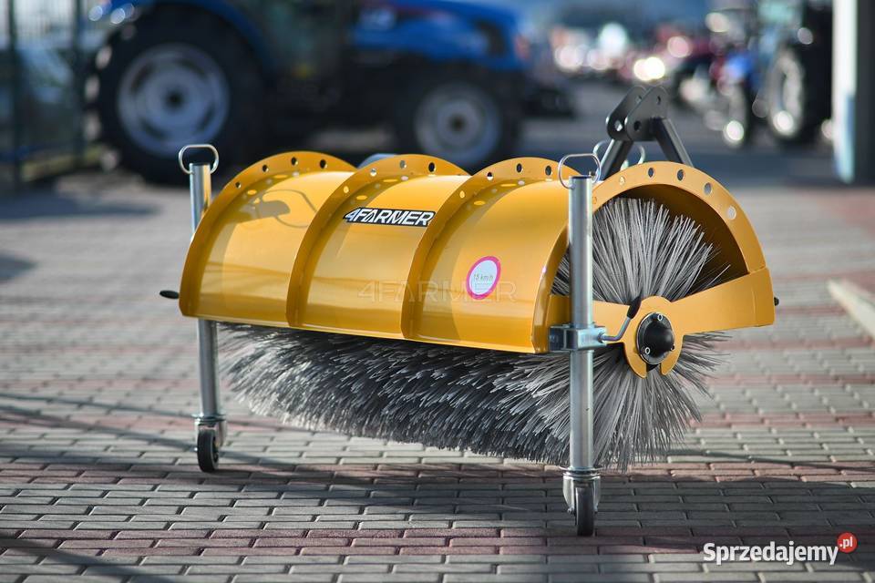 Odmiatarka 120 do traktora T 8014 TUZ 4FARMER Tajęcina
