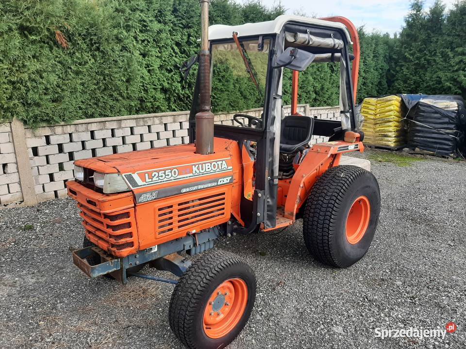 Ciągnik ogrodniczy ogrodowy Kubota L2550 30