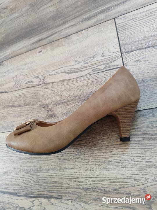 Szpilki Czółenka Khaki 39 Czerwona podeszwa 24cm