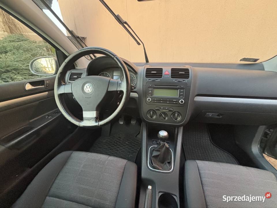 Volkswagen Golf V 16 MPI LPG Poręba