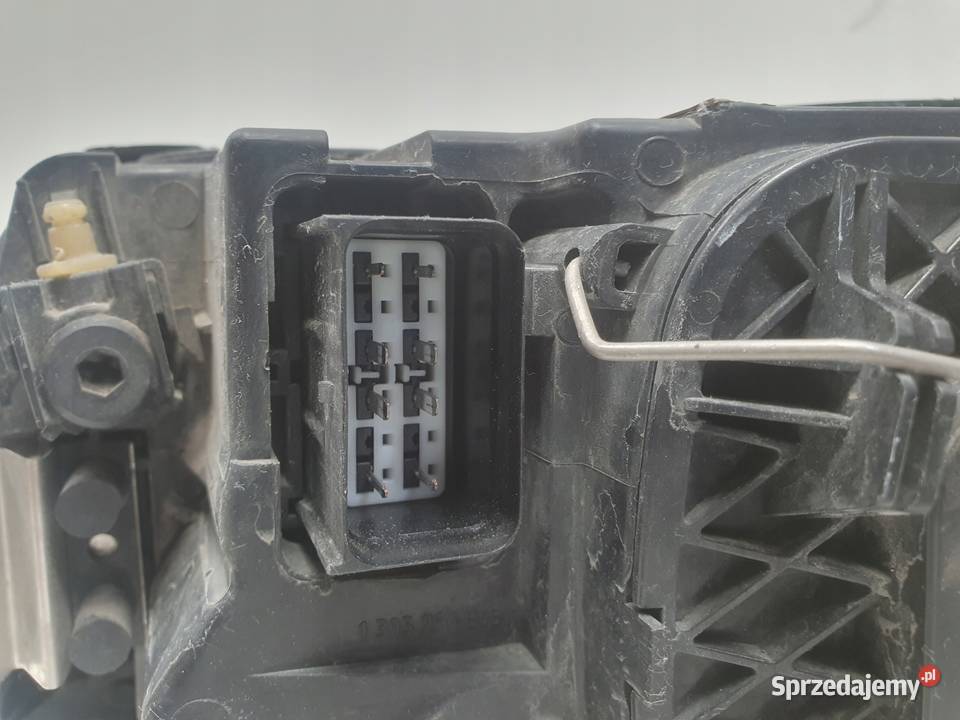 Volvo S40 II V50 LIFT PRZEDNIA LAMPA PRAWA prawy osobowe