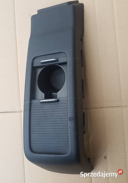 Mercedes E 207 stojak na napoje tył kanapa pomorskie Gdańsk