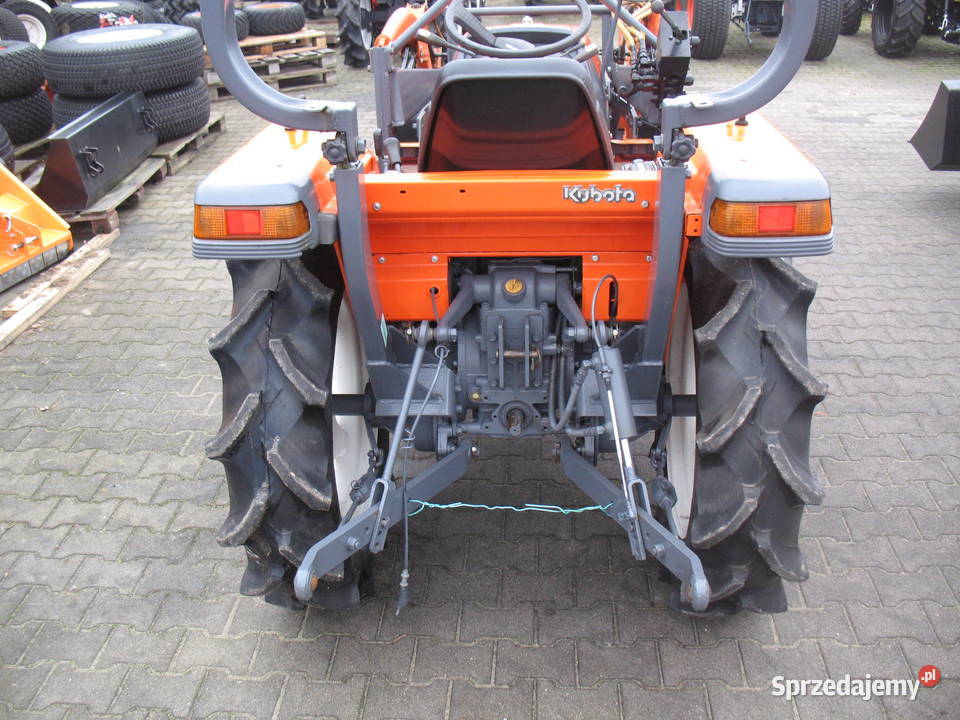 Kubota 4x4 tur do obory tunelu ogrodu ładowacz Rolnictwo Mroków sprzedam