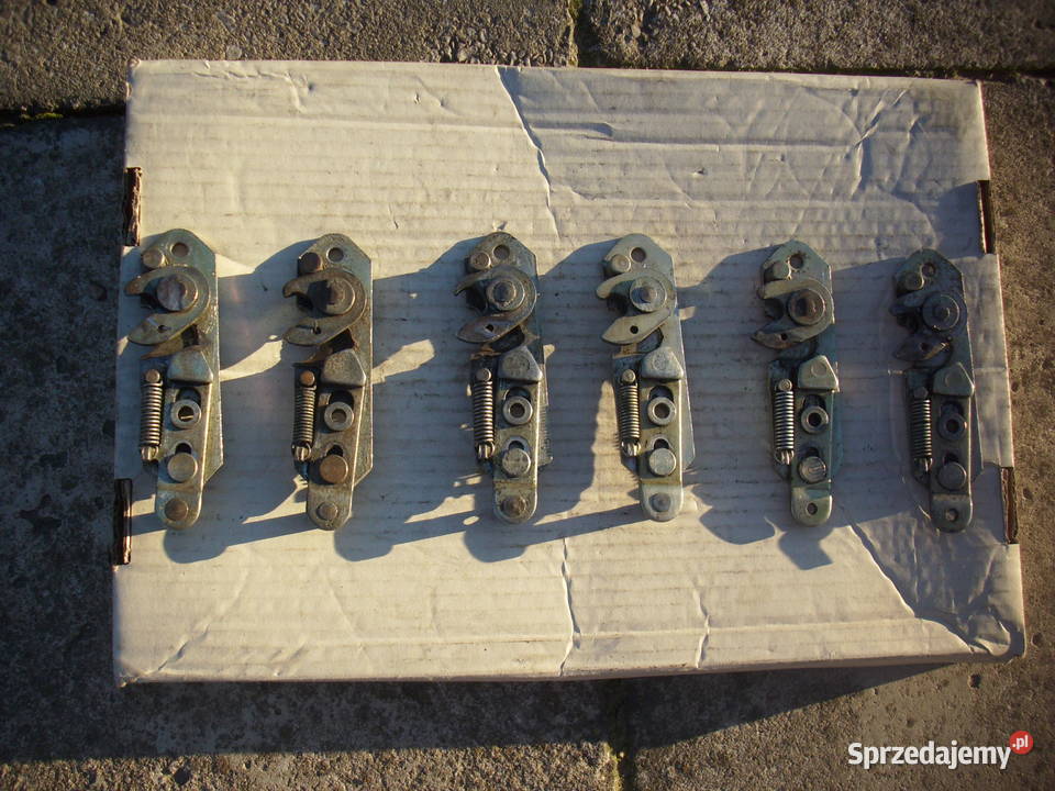 Zamek drzwi tylnych bus górny MERCEDES T1 kaczka