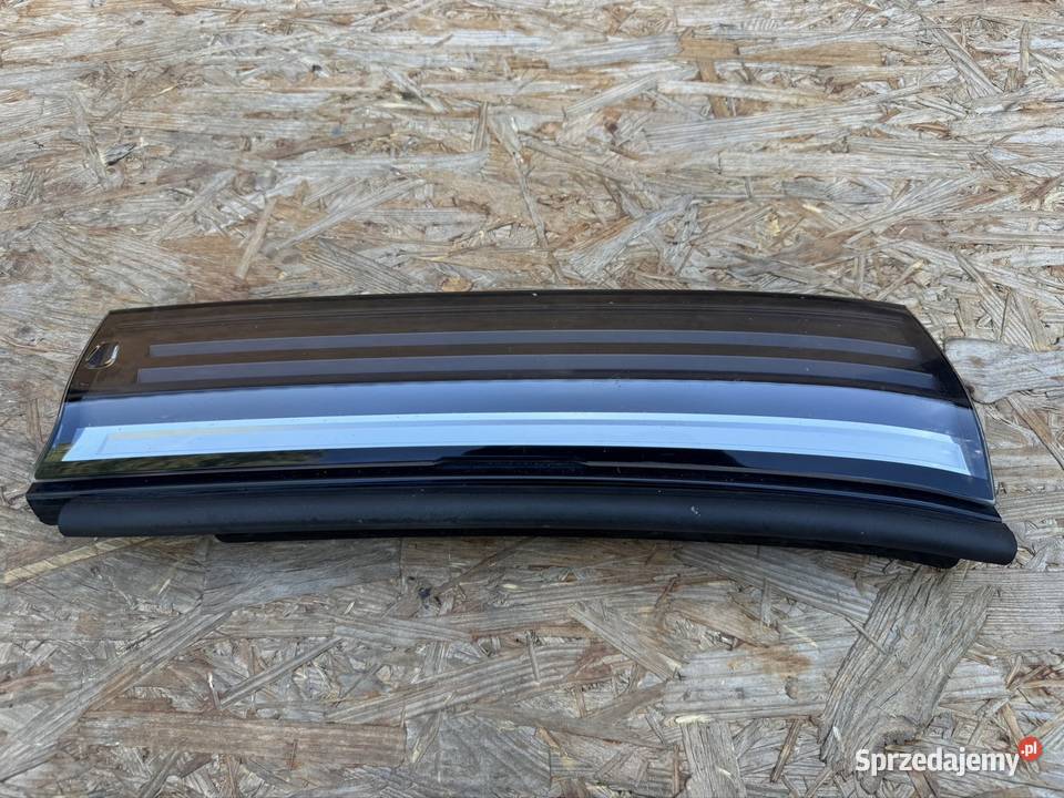 Listwa dekor grilla atrapy Volkswagen Tiguan III