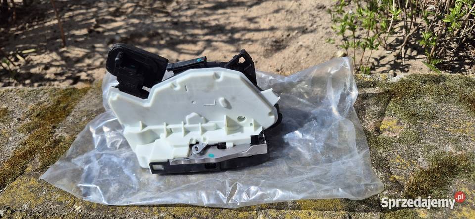 Zamek drzwi prawe przednie VW GOLF COMBI mazowieckie Sinogóra