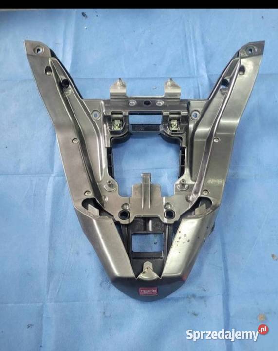 APRILIA TUONO V4 1100 16 ZADUPEK OGON TYŁ STELAŻ Nowy Tomyśl sprzedam