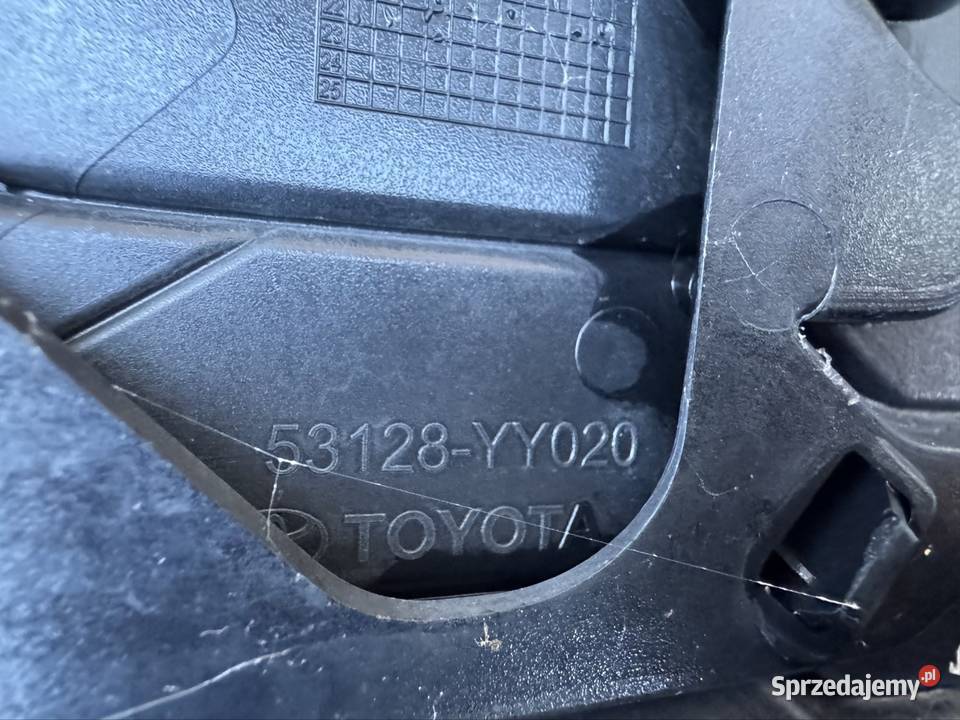 Środkowa kratka zderzaka przód Corolla e21 gr Międzychód sprzedam
