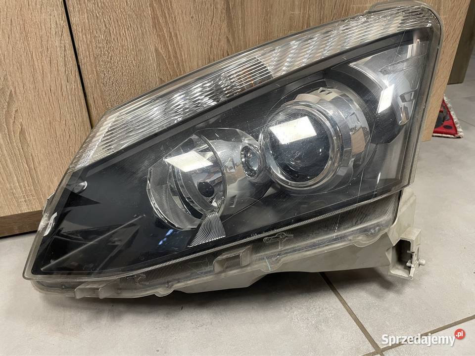 Isuzu D reflektor przód L R Kozubszczyzna sprzedam