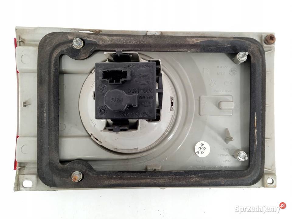 LAMPA TYŁ W KLAPĘ PRAWA LIFT VW Volkswagen