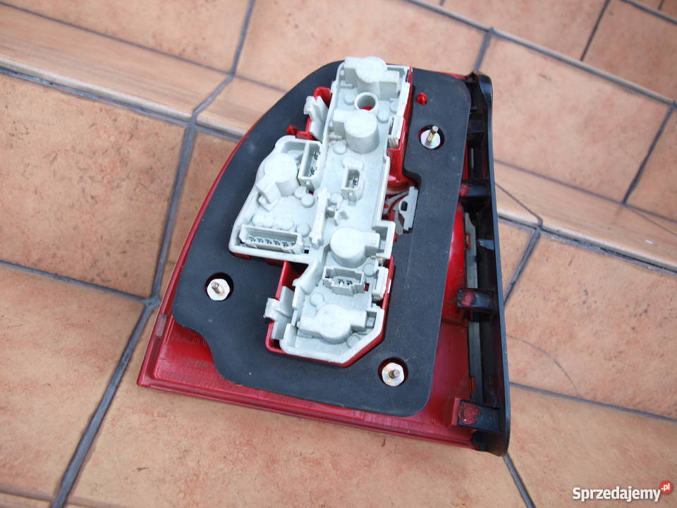 VW Passat lampa prawa tył sedan 2001 2005r wielkopolskie Kalisz