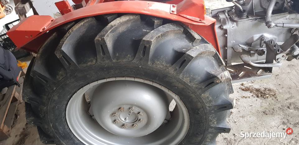 Ciągnik Massey Ferguson 135 świętokrzyskie Szydłów
