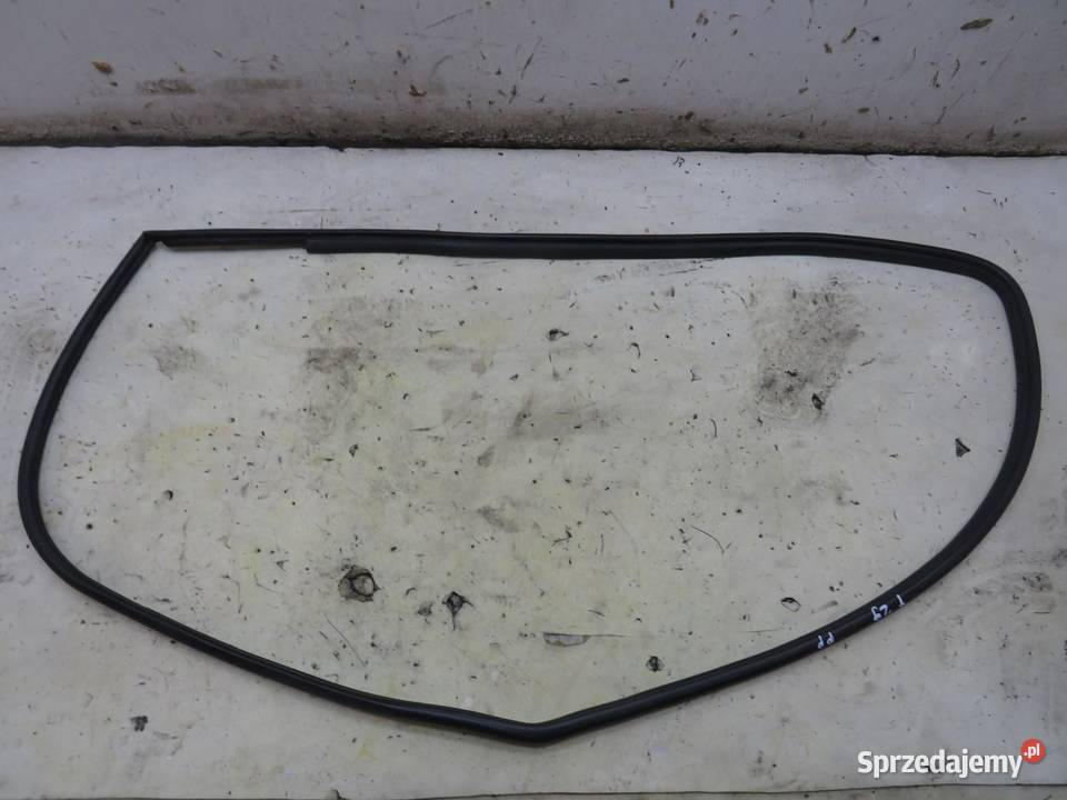 USZCZELKA DRZWI PRAWY PRZÓD AVENSIS T27 T29 lubelskie