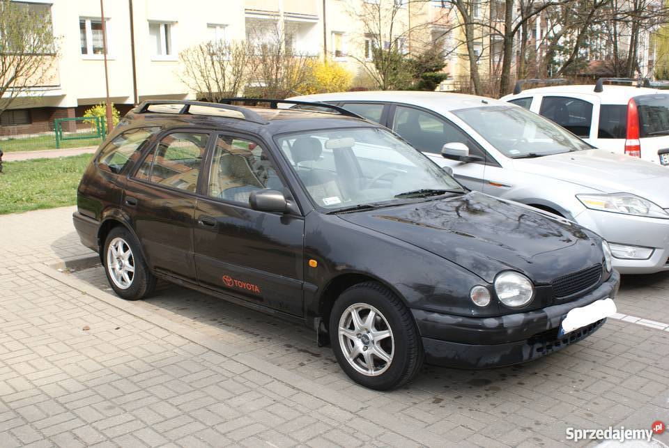 Toyota Corolla E11 14 Kombi 1999r czarny Warszawa