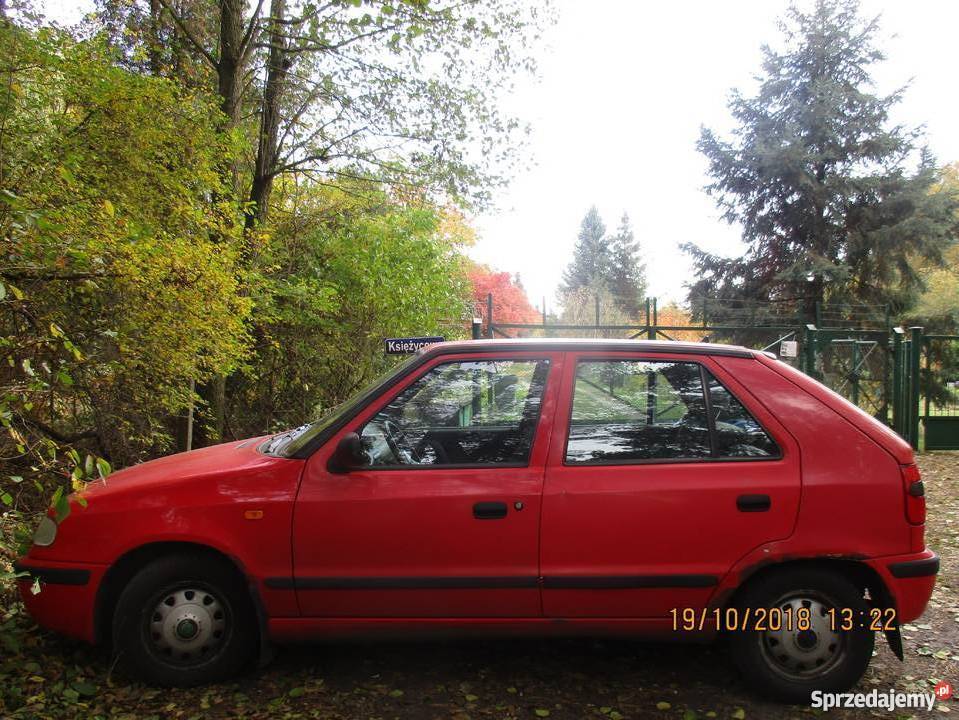 czerwona felicia 13 mpi na chodzie Toruń