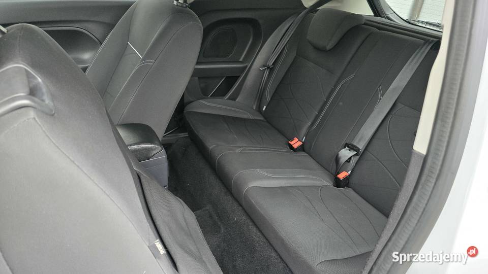 Ford Fiesta 15 TDCi Ambiente 2015r 14 900 PLN opolskie Nowy Świętów