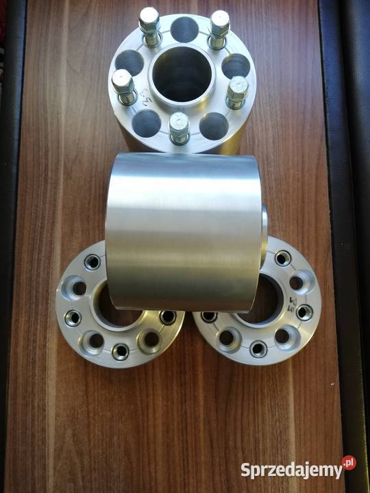 DYSTANSE ZMIENIAJĄCY ROZSTAW ŚRUB POD KLIENTA Kartuzy