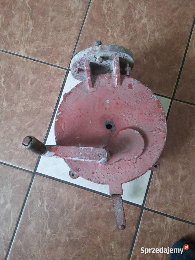 Ręczna syrena alarmowa akustyczna 13 prod 1963 Morąg