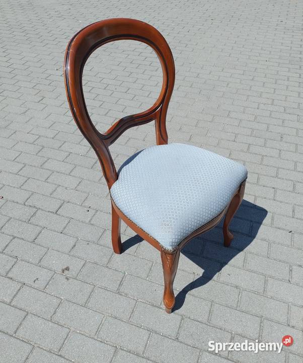 Stylowe drewniane krzesło w stylu Ludwik do