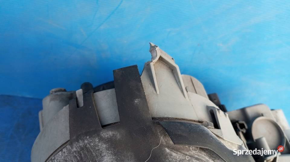 LAMPA PRAWY PRZÓD REFLEKTOR XENON EU MERCEDES