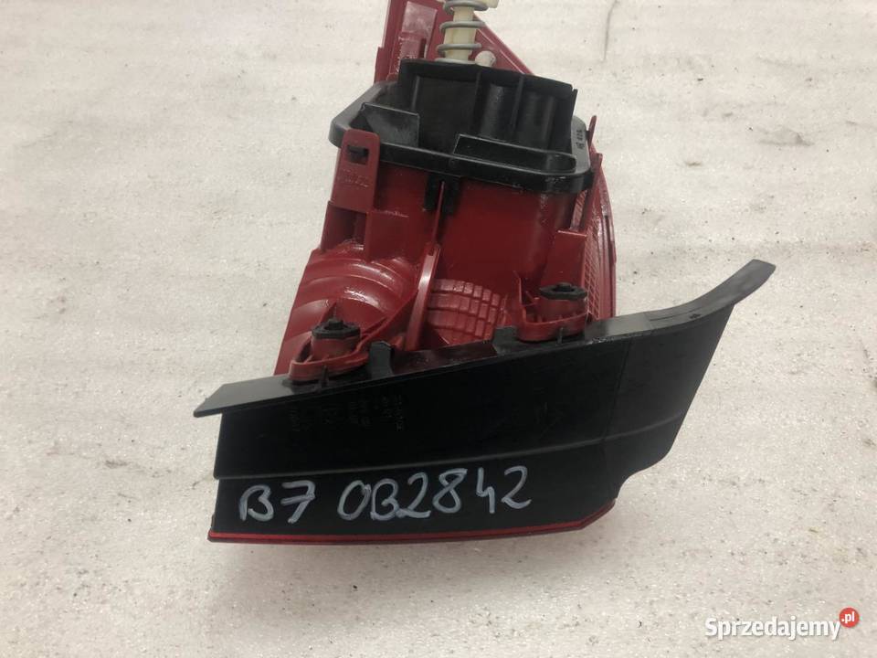 LAMPA PRAWY TYŁ 3AE945096F VOLKSWAGEN PASSAT B7 Lampy cofania