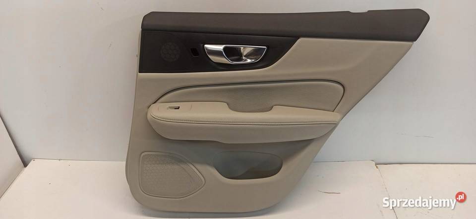 VOLVO V60 CC BOCZEK DRZWI PRAWY TYŁ 31662057 osobowe