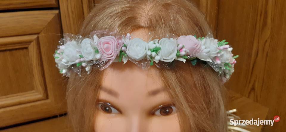 Wianek komunijny biało różowy