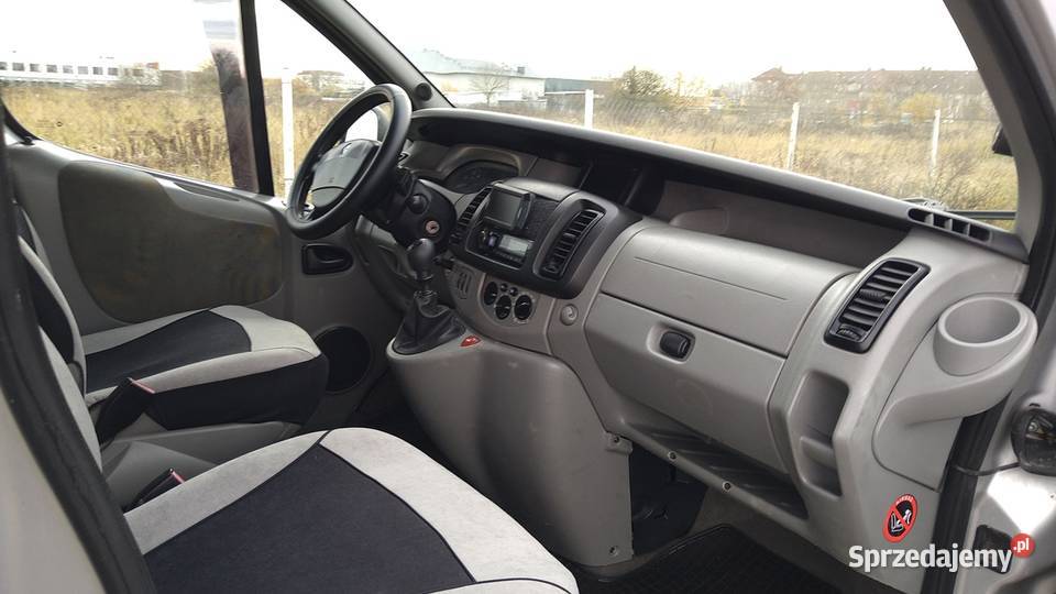 renault trafic 2006r 25 diesel 7 osobowy kllima Szczecin sprzedam