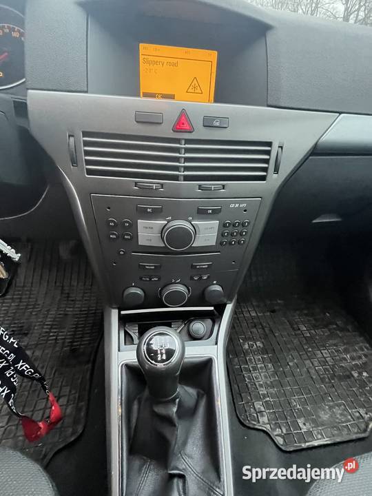Opel Astra H GTC 16 benzyna 2006 komplet zimówki