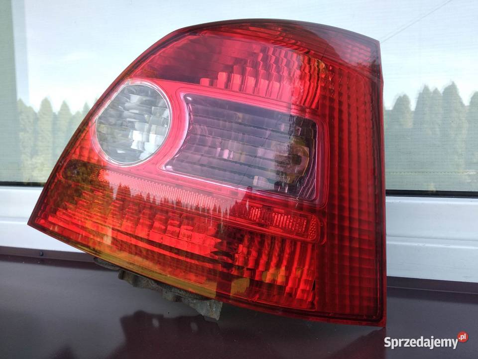 Honda Civic VII 7 5d przedlift lampa tył tylna Sieradz