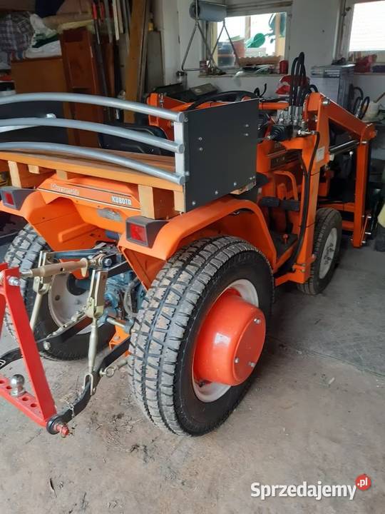 KUBOTA B15 4x4 z ładowaczem pług śnieżny gotowy Kalety