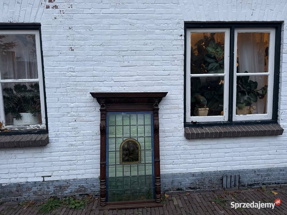 Stary kościelny witraż oprawiony w drewno z Antyki Długopole-Zdrój