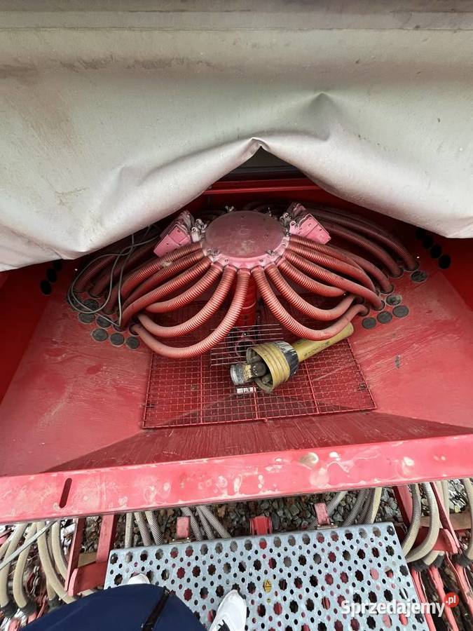 KVERNELAND agregat uprawowosiewny 3m Siewniki i sadzarki Perzów sprzedam