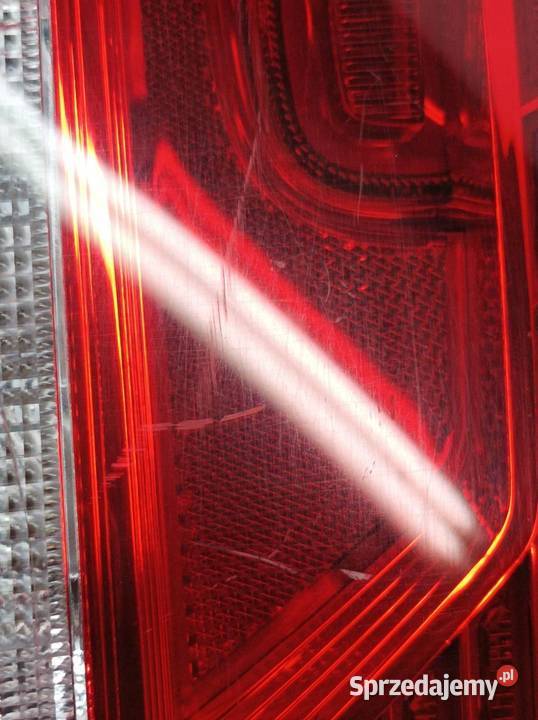 LAMPA TYŁ W KLAPĘ LEWA KOMBI LIFT VW Volkswagen osobowe świętokrzyskie
