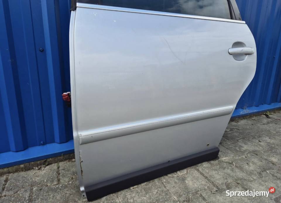 DRZWI TYŁ LEWY LEWE VW PASSAT B5 FL KOMBI LA7W osobowe Działoszyce