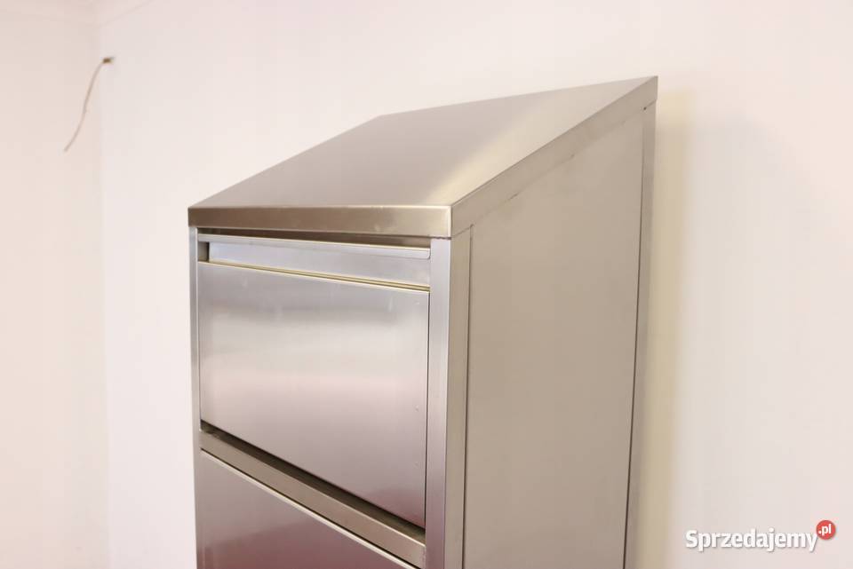 Szafa porządkowa magazynowa ze wsypem na odzież Góra