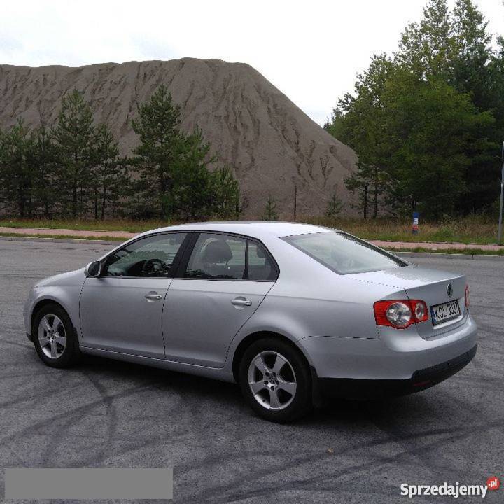 Volkswagen srebrny Motoryzacja