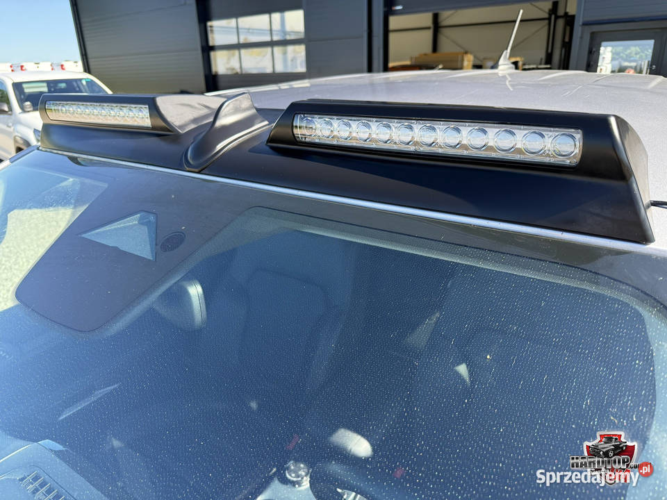 Przedni spojler dachowy   oświetlenie LED  Ford