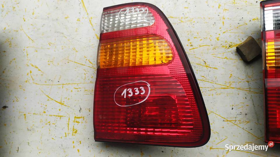 Toyota land cruiser 100 LAMPA TYŁ LEWA PRAWA