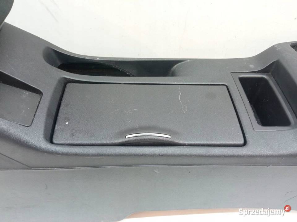 TUNEL ŚRODKOWY PODŁOKIETNIK 8011A219ZZ sprzedam