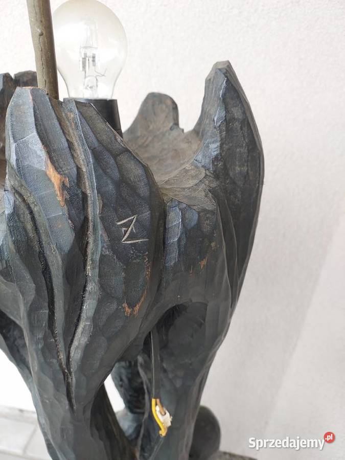 Nietuzinkowa klimatyczna lampa podłogowa Tczew