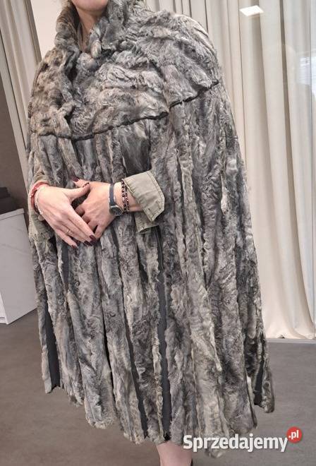 XL Elegancka peleryna z karakuł Gaszowice