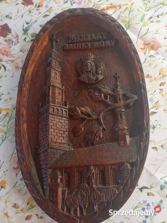Rzeźba 600 lat Jasnej góry Skierniewice