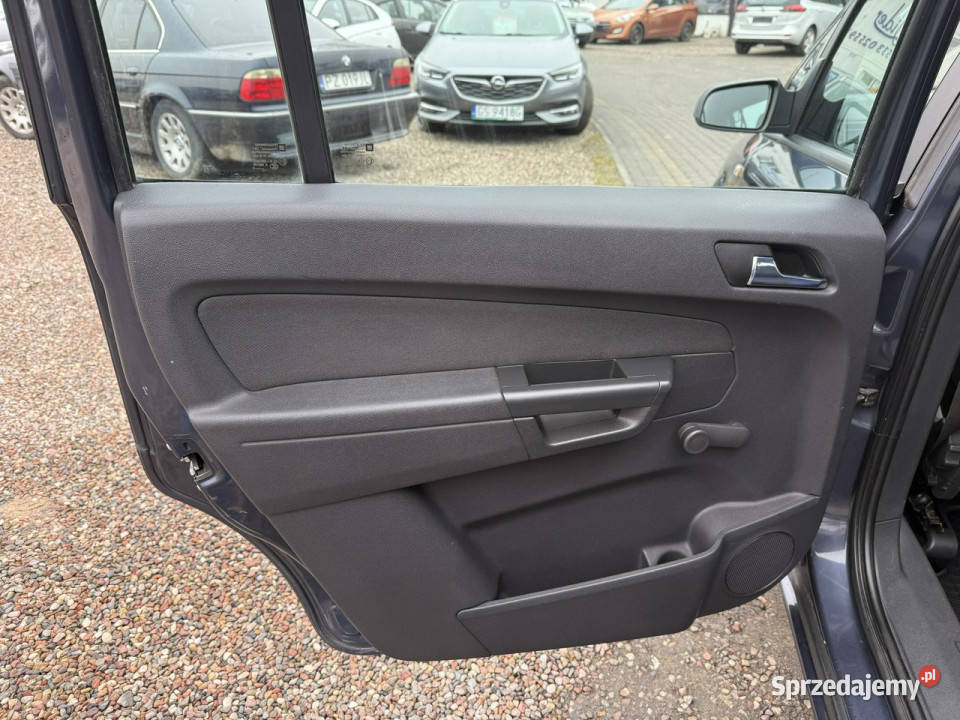 Opel Zafira OPEL ZAFIRA 2009 16 BENZYNA 7 manualna Słupsk