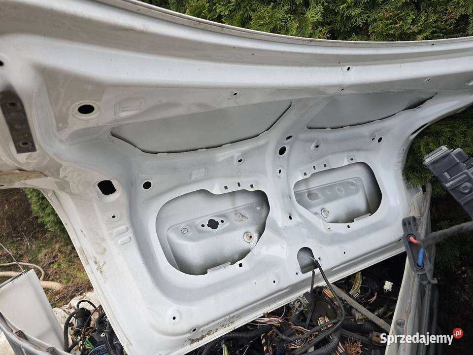 Zderzak przod Toyota Avensis t25